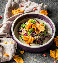 Grünkohltaboulé mit Süßkartoffelchips