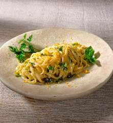 Linguine mit Zitronen-Kräuter-Pesto