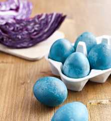 Eier blau färben
