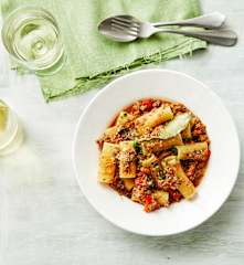 Paprika-Zucchini-Pasta