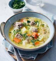 Hackbällchen-Suppe