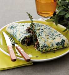 Omeleta branca com espinafres e cogumelos