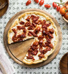 Crostata con datterini in agrodolce