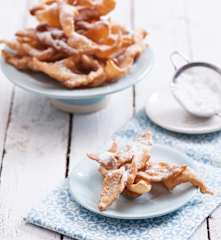 Faworki na żółtkach z piwem