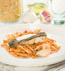 Rossejat de rodaballo y almejas