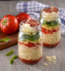 帕瑪生火腿蕃茄冷麵