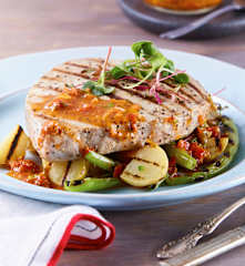 Atún con salsa Vierge