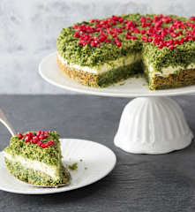 Spinach and lemon cream cake (gluten free)