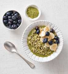 Hemp and matcha overnight oats