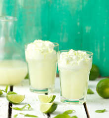 Gin fizz com espuma de lima