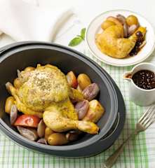 Pollo de corral al vapor con salsa de arándanos