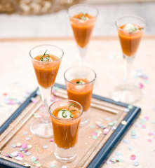 Krem z pomidorów z bazyliową śmietanką