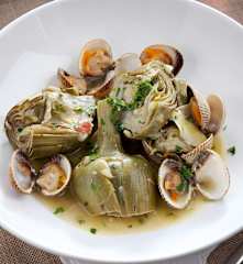 Alcachofas en salsa verde con berberechos
