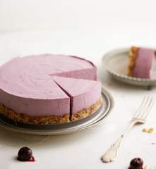 Cheesecake vegan cu cireșe