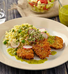 Salsa verde kuskus s kuřecími řízečky