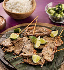 Brochetas de ternera marinadas (Satay) - Indonesia