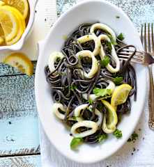 Schwarze Linguine