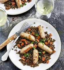 Saucisses chipolatas, lentilles et carottes