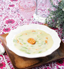 Sopa de feijão-verde com farinheira