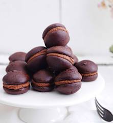 Biscoitos de chocolate recheados