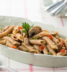 Massa integral com legumes salteados