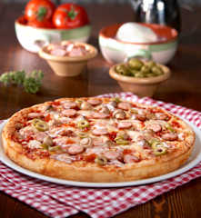 Pizza "de la pizzería" sin gluten