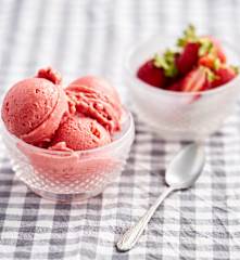 Gelado de morango e iogurte