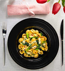 Orecchiette cicoria e mozzarella