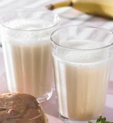 Banana Milkshake with Honey