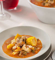 Guiso de alubias blancas con acelgas y maíz