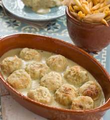 Albóndigas de pollo con almendras