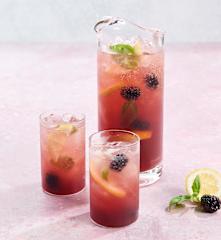 Agua detox de moras