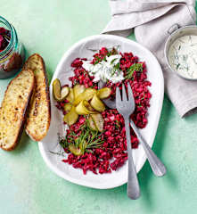 Kvass fermented beetroot salad