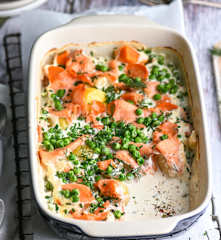 Warzywna zapiekanka z łososiem