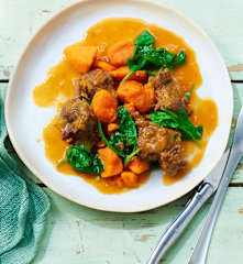 Mijoté de patates douces au bœuf et aux épinards