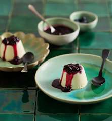 Panacota com mirtilos