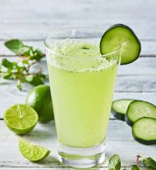 Agua de pepino, limón y menta