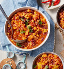 Veganes Süßkartoffel-Grünkern-Chili