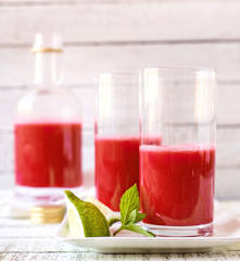 Granatapfel-Ingwer-Booster