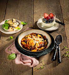 Menü: Melanzaniröllchen, Orecchiette mit Olivensugo und Panna Cotta