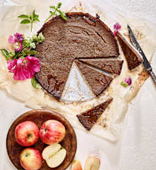 Datlovo-jablečný koláč bez lepku