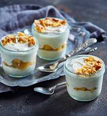 Tiramisù allo yogurt e frutta secca