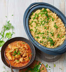 Couscous aux herbes et sauté de porc à la harissa