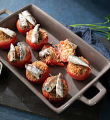 Tomates rellenos con sardinillas