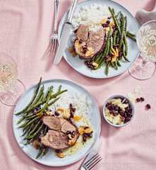 Lammkeule mit Reis und Bohnen