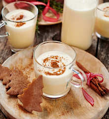 Gewürzter Eierpunsch