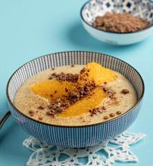 Grießkoch mit Orangenfilets