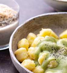 Menu: Gnocchi com molho de curgete e coco e iogurte de coco com pera