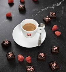 Cioccolatini fondenti con cuore di lampone