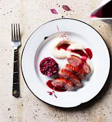 Entenbrust mit Rotkohl und Selleriepüree